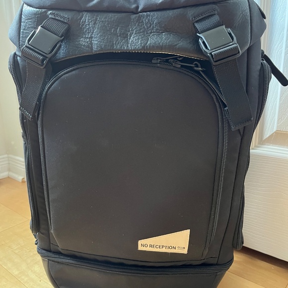 No Reception Club Bag - Picture 2 of 8